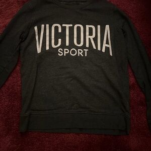 Long Sleeve Victoria Sport Size S Crewneck
